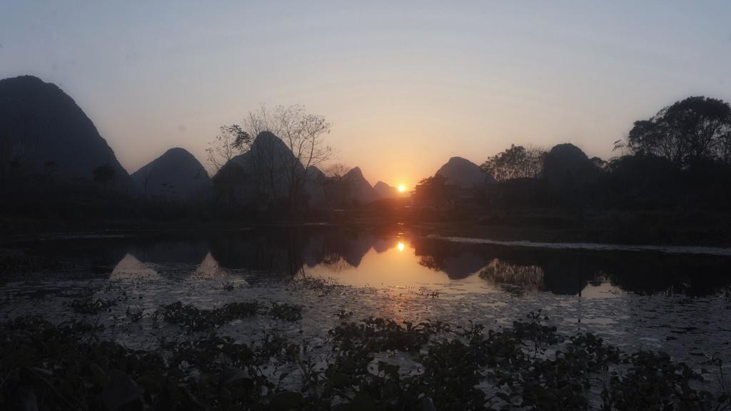 Zen Box House Hotel Yangshuo Exterior photo