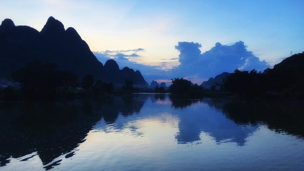 Zen Box House Hotel Yangshuo Exterior photo
