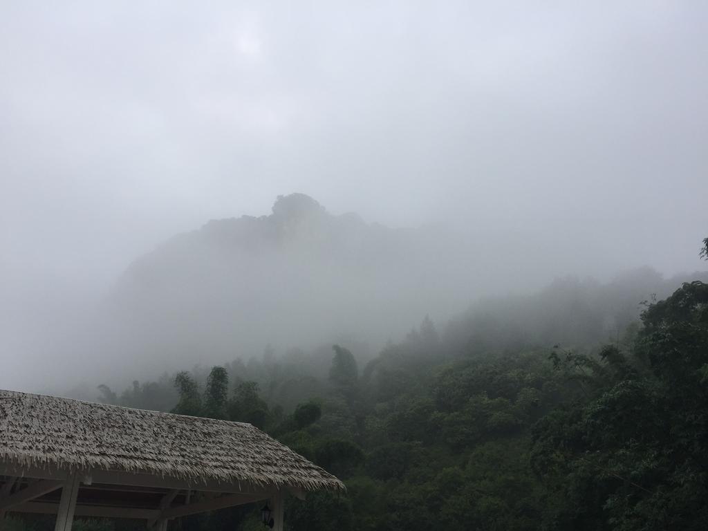 Zen Box House Hotel Yangshuo Exterior photo